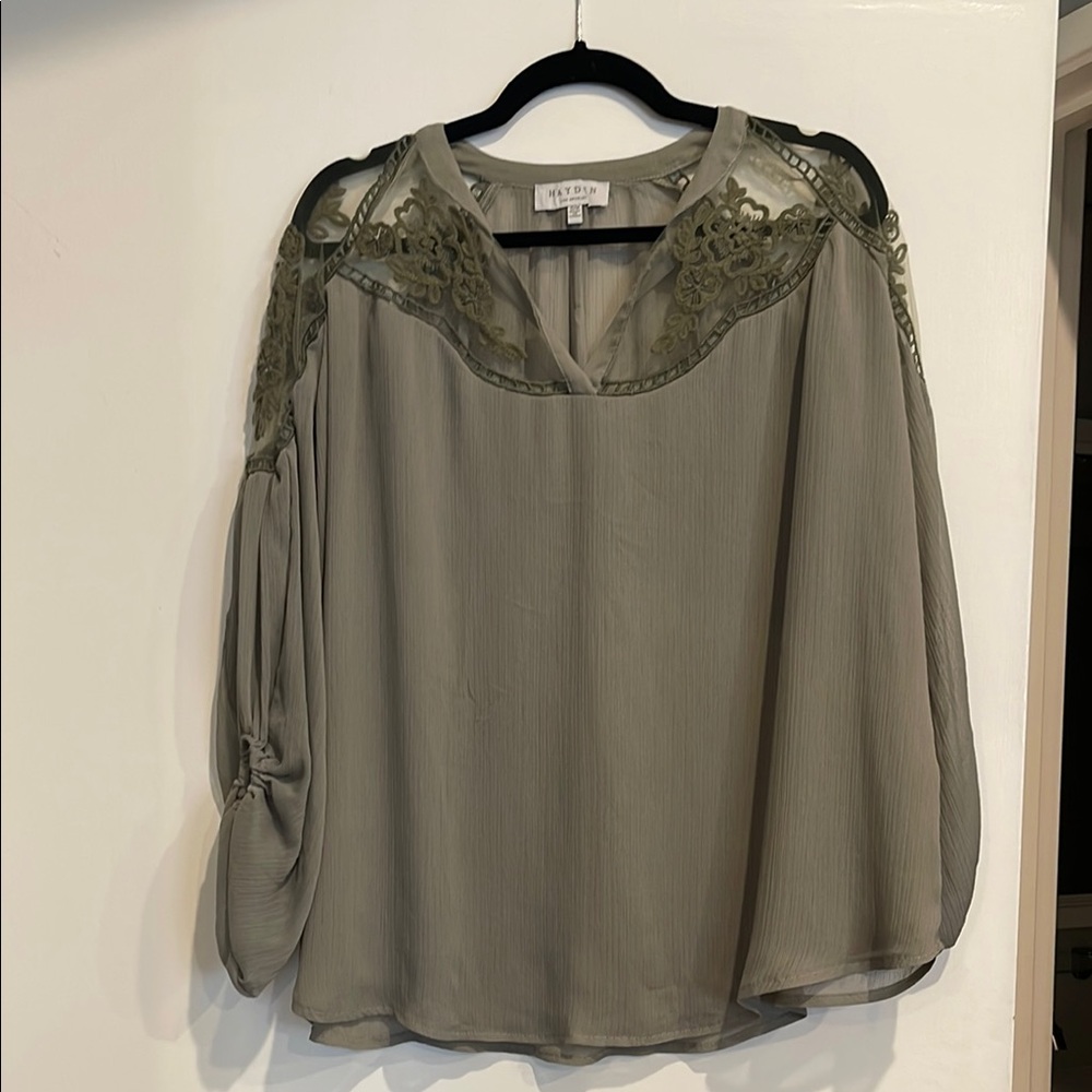 Umgee Green Embellished 3/4 Sleeve Blouse